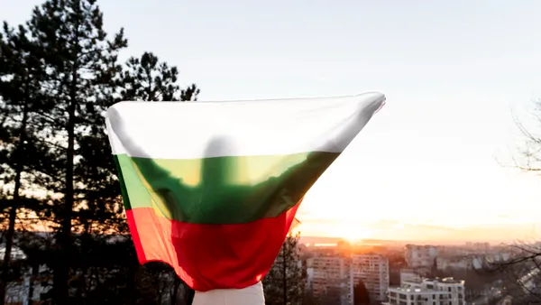 Scrutin crucial în Bulgaria: lupta pentru putere care poate schimba direcția țării. Miza, direcția Sofiei între UE și Rusia