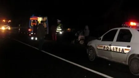 Momente de coșmar pentru trei oameni din Pahova: o mașină a intrat peste ei în curtea casei. Victimele, la spital. Șoferul a fugit de la fața locului