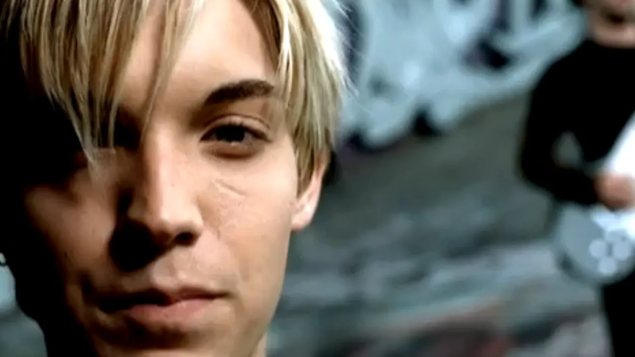 Solistul trupei The Calling a fost răpit, bătut, jefuit și aruncat pe o șină de cale ferată. Â«Nu mă ucideți, sunt pe cale să devin tatăÂ»