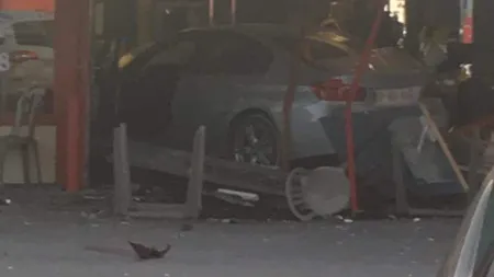 UPDATE. Alertă la Paris, după ce o mașină a intrat într-o local din Seine-et-Marne: o fetiță de 8 ani a murit și cel puțin 13 oameni sunt răniți. Șoferul ar fi vrut să se sinucidă