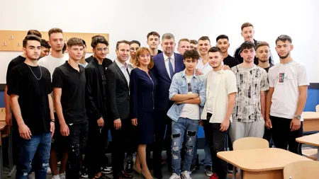 VIDEO | Marcel Ciolacu a deschis noul an școlar la Colegiul Tehnic Anghel Saligny din București. Premierul promovează sistemul dual de învățământ