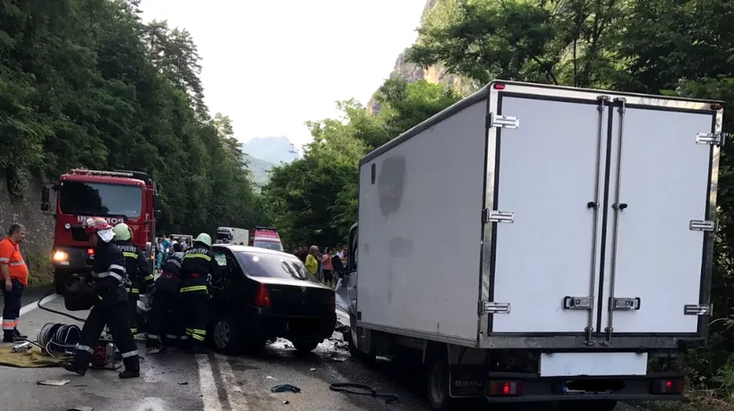 Accident mortal pe DN 7, în Călimănești. Patru victime, dintre care un mort