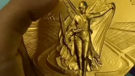 O  campioană olimpică susține că medalia de aur i se cojește
