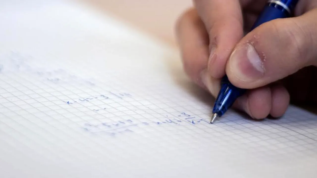 Număr mare de NOTE schimbate după contestații, la Bacalaureat 2025. Câți candidați au solicitat vizualizarea lucrărilor