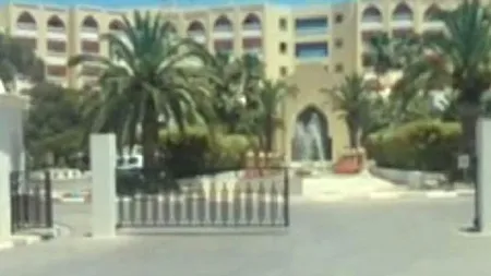 ATAC ARMAT la două hoteluri din stațiunea tunisiană Sousse, soldat cu cel puțin 27 de morți 