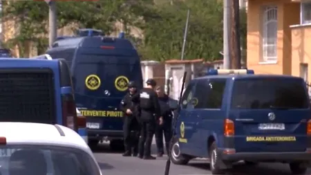 O stradă din Capitală a fost închisă după ce s-a găsit o geantă în care părea că este un obuz. Măsurile luate de polițiști