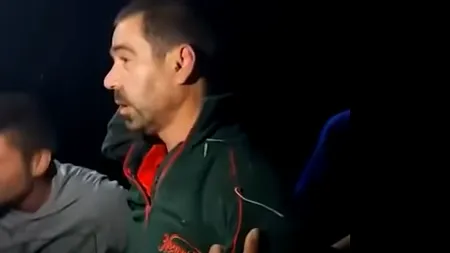 VIDEO. Onorel, hoțul care evadase din închisoare și fura din frigiderele oamenilor, prins și bătut de localnicii din Prahova: „Nu mai da în el