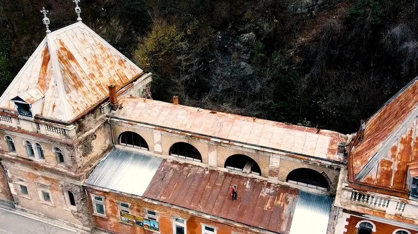 Băile Neptun, clădire-monument din România care a atras atenția Europei, a mai rămas fără un perete de rezistență
