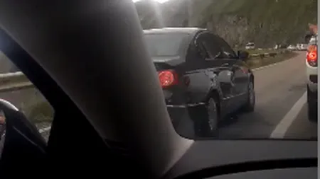 „Momentul când stai în coloană cu săracii și apare un boss