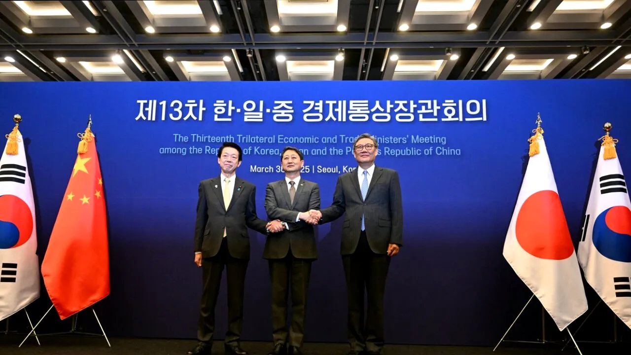 China, Japonia și Coreea de Sud vor răspunde la TARIFELE lui Donald Trump/ Cele trei state asiatice își doresc consolidarea relațiilor comerciale