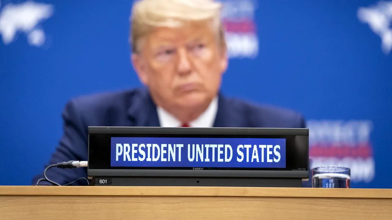 Donald Trump i-a cerut în mod repetat omologului său ucrainean să îi ancheteze pe Biden și pe fiul acestuia / Liderul de la Casa Albă se întâlnește cu președintele Volodimir Zelenski