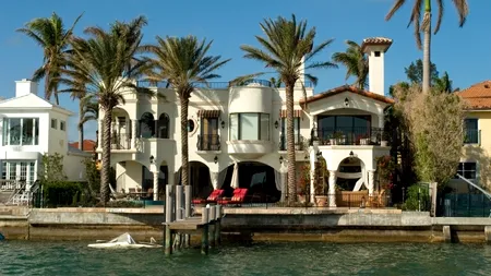 Asociațiile de proprietari din Florida execută silit tot mai des bănci pentru datorii neplătite