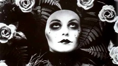 Irina Ionesco, cunoscută pentru fotografiile erotice cu fiica ei, a murit la Paris. Artista a inspirat filmul „My Little Princess”