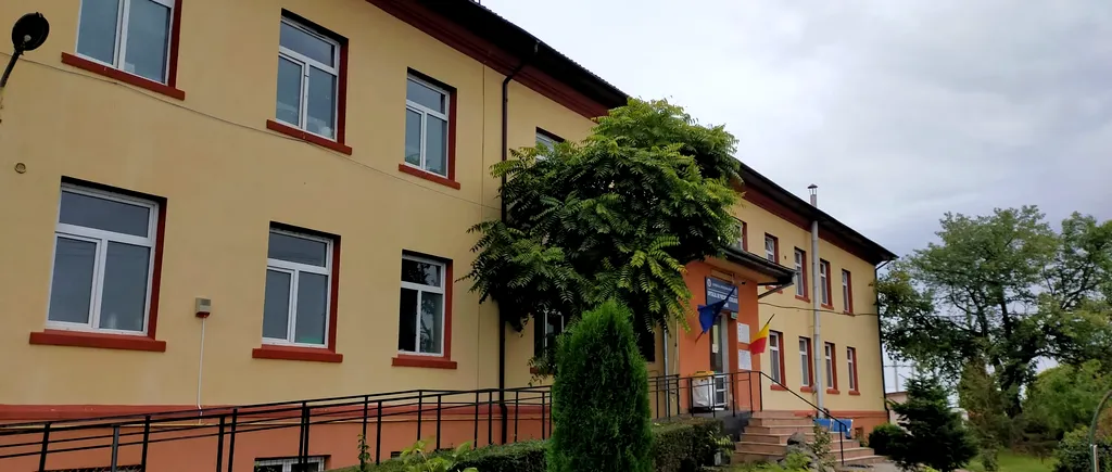 VIDEO| Un pacient cu COVID din Argeș, dependent de oxigen, a sărit de la etajul spitalului. Polițiștii au deschis o anchetă