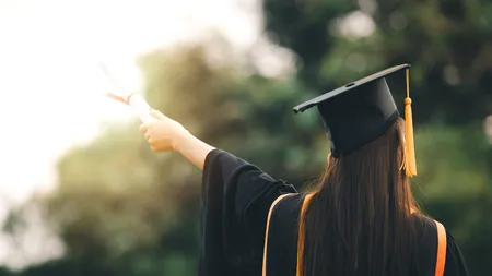 Tânăra care a lucrat la „spații verzi” și a terminat clasa a VIII-a la 18 ani. Acum este MEDIC gastroenterolog