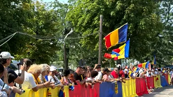 Călin GEORGESCU a ajuns la sediul IPJ Ilfov. Fostul candidat la prezidențiale, întâmpinat de susținători cu urale