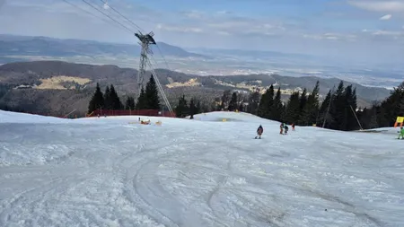 Ultimul weekend în care se mai poate schia în Poiana Brașov. Sezonul de schi se închide oficial