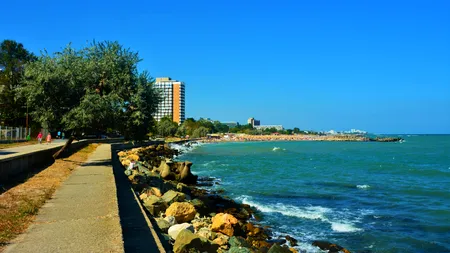 Fenomenul care are loc la Marea Neagră, după 3 zile de furtuni puternice. Specialiștii explică: „Va fi tot mai influențată de ciclonul mediteranean”