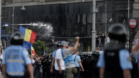 STS: Aproape 200 de APELURI la 112 în timpul protestului din Piața Victoriei. Datele, transmise procurorilor