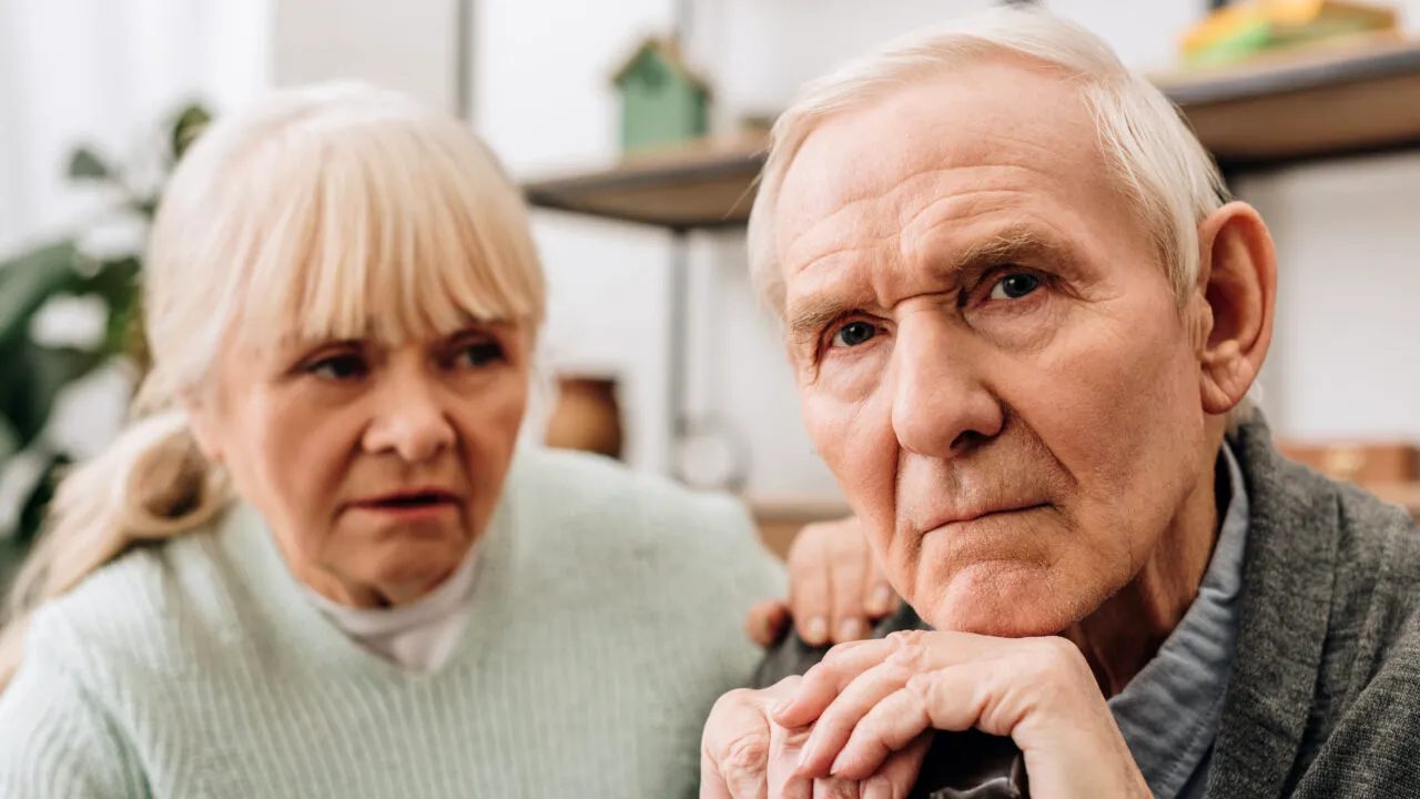 Pensionarii români care vor pierde la pensie 420 de lei, din ianuarie 2026. Cum îi afectează anularea indexării pensiilor