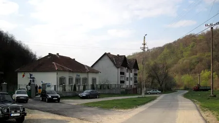 O comună din Alba a intrat în scenariul roșu, deși a înregistrat doar un caz de COVID-19. Cum este posibil acest lucru