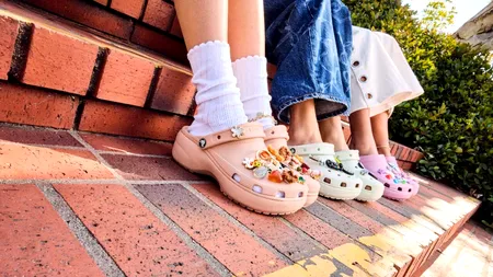 (P) Crocs România - încălțămintea ideală pentru vară