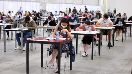 Studenții la Drept au dat examen pentru intrarea în Barou în zgomot de motoare turate la maxim și probe de sunet. Reacția șefului UNBR