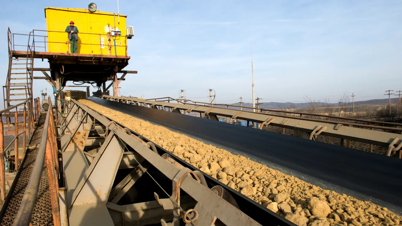 Minerii olteni au obținut UN SPOR DE 1.000 de lei brut la salariu. Nu vor fi sancționați pentru greva ILEGALĂ