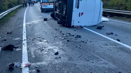 Grav accident în Orșova, cu patru victime! Două microbuze s-au ciocnit