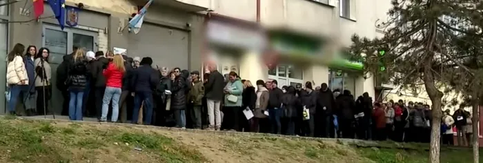 Haos la taxe în Constanța: oamenii puși pe drumuri pentru o hârtie în plus