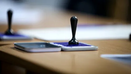 S-au deschis secţiile de votare pentru alegerile locale parţiale
