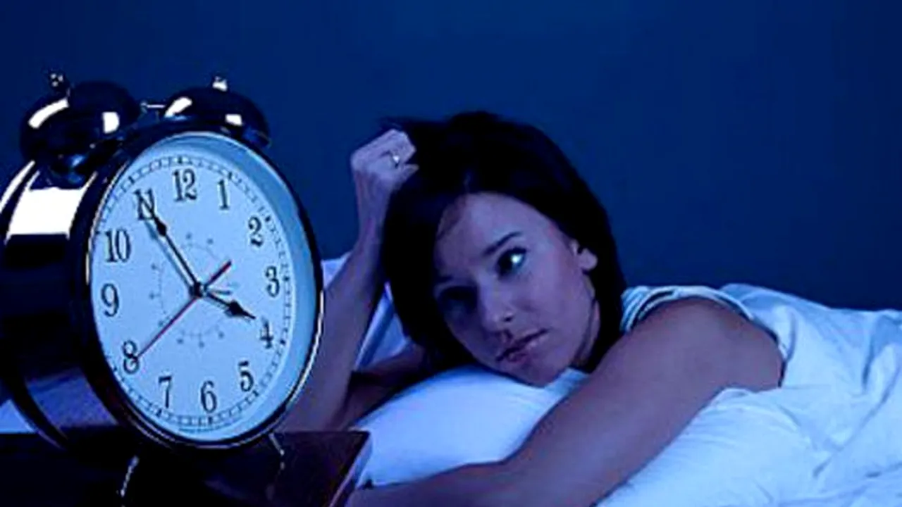 Cum să îți răcorești dormitorul noaptea, dacă nu ai aer condiționat