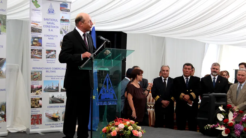 Translatorul discursului lui Traian Băsescu de la Șantierul Naval Constanța, întrerupt de președinte. SURPRIZA de la final