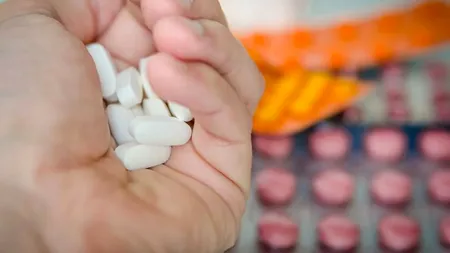 TRATAMENT. Antibioticul Plaquenil, folosit în tratarea Covid-19. Producția medicamentului se va face la fabrica Antibiotice din Iași