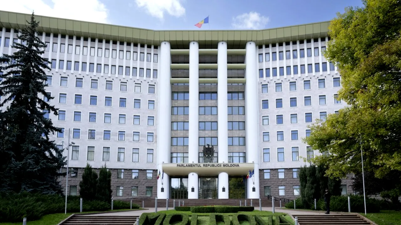 Cronica unor alegeri anunțate. INSTABILITATE politică în Moldova? „Orice alianță post-electorală riscă să fie fragilă, predispusă la prăbușire”