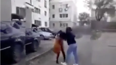 Scene REVOLTĂTOARE în Constanța. O elevă a ajuns la spital după ce a fost BĂTUTĂ de o colegă