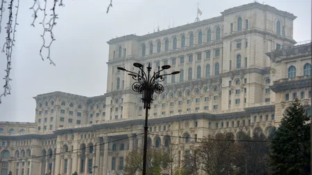 Undă verde pentru dărâmarea gardului de la Palatul Parlamentului. Proiectul a fost votat în unanimitate