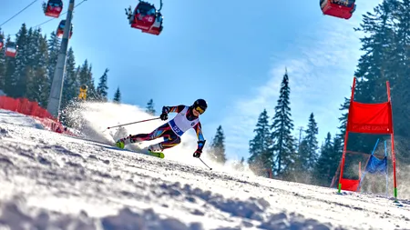 Se închide SEZONUL de schi în Poiana Brașov. Doar pârtiile supeioare rămân temporar practicabile
