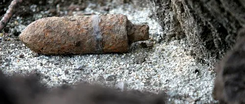 O bombă de aviație de mari dimensiuni, descoperită într-o localitate din România. Populația a fost evacuată pe o rază de 1 km