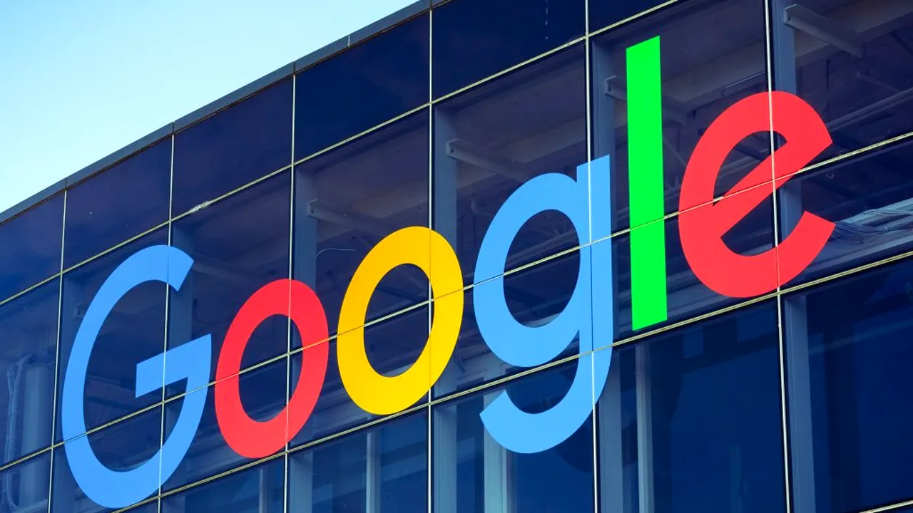 Compania Google, dată în JUDECATĂ de peste 30 de organizații media europene, solicitând daune de aproape 2,1 miliarde de euro. Care este motivul