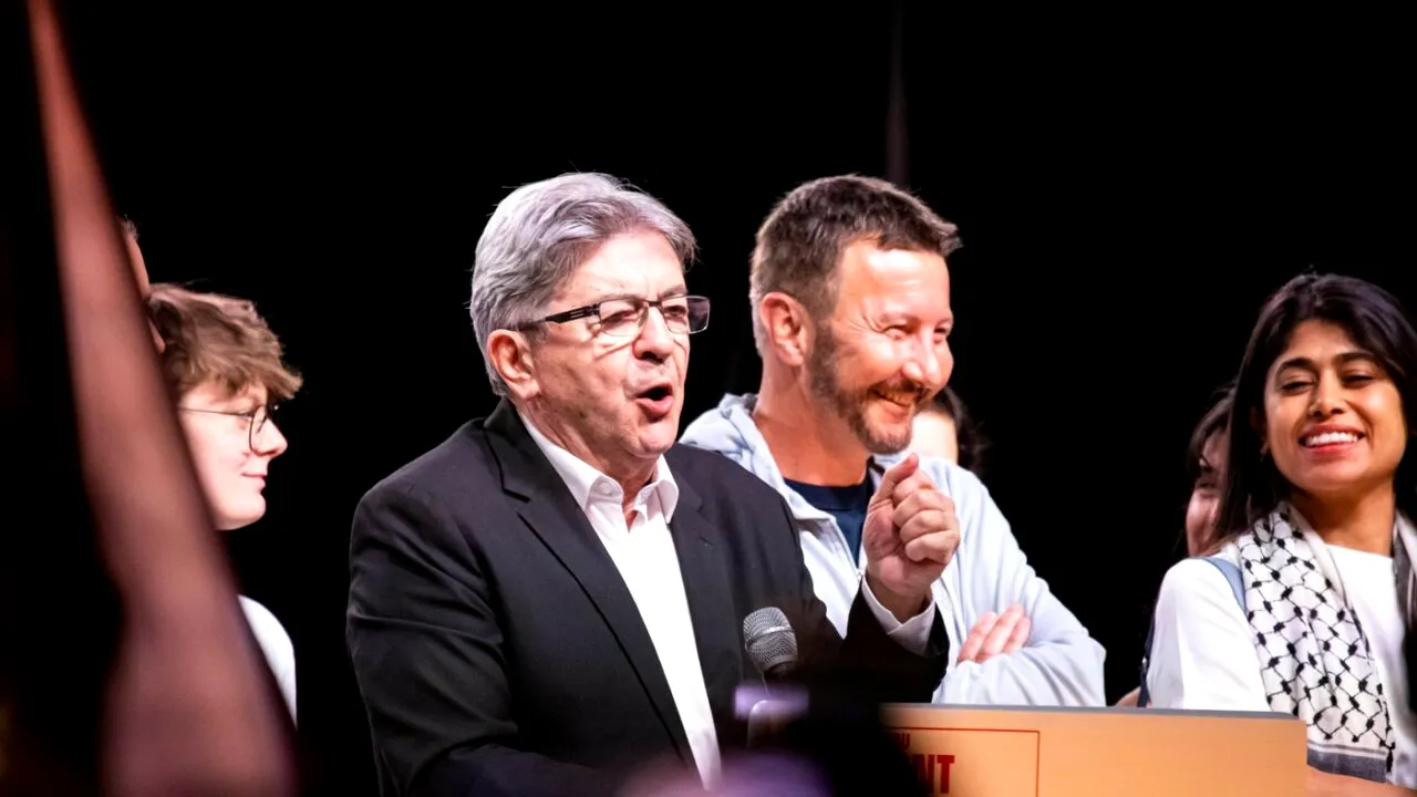 Un lider al opoziției din Franța vede posibilitatea izbucnirii unei „REVOLUȚII sociale” americane împotriva lui Trump