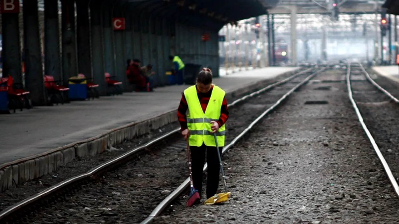 La o zi după ce au fost amenințați cu blocarea trenurilor în gări, operatorii au început să-și achite datoriile către CFR SA
