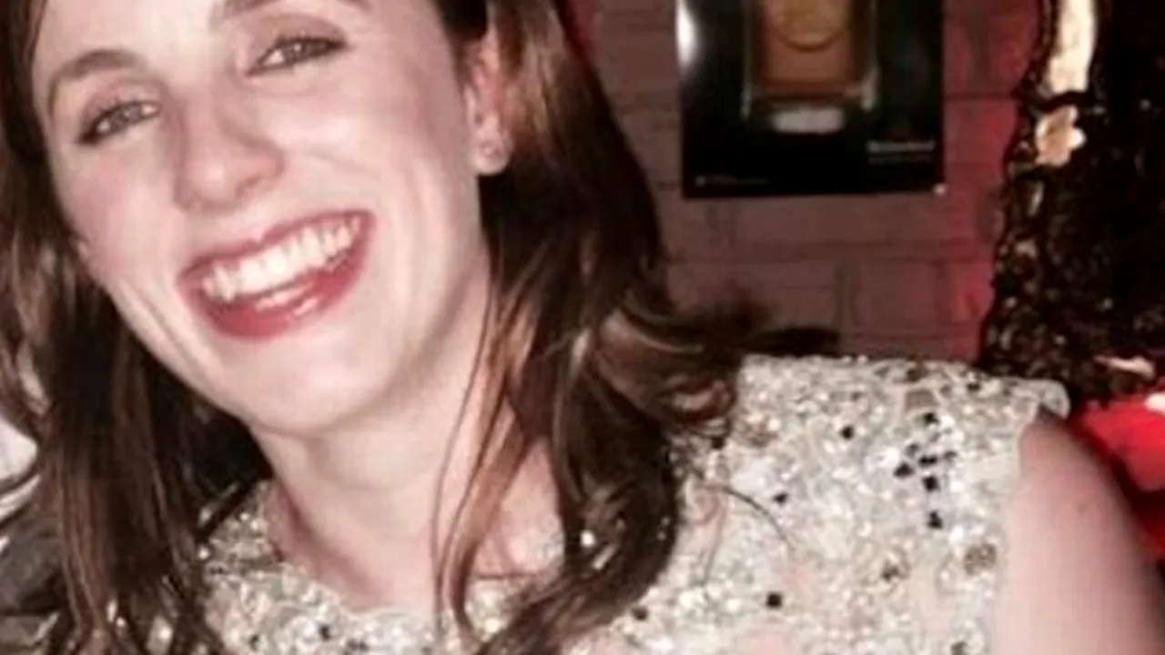 Tragedie îngrozitoare pentru un bărbat: Polițiștii l-au anunțat că soția lui e moartă, iar la câteva momente a descoperit că și fiul lor decedase!