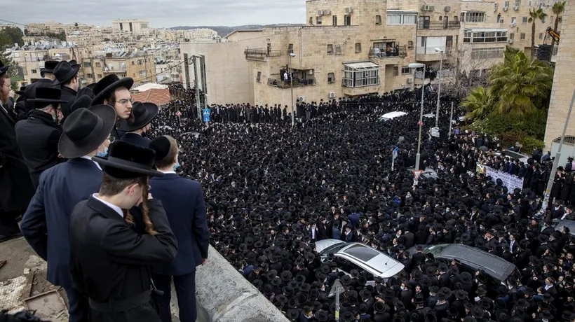 Mii de israelieni ultra-ortodocși s-au adunat duminică la înmormântarea unui rabin la Ierusalim - FOTO