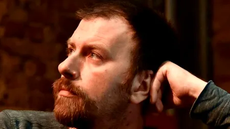 Adrian Albu, supraviețuitor Colectiv: „Un zeu mic și meschin, permanentizat în funcție, care ține neapărat ca toate deciziile să treacă prin pixul LUI”