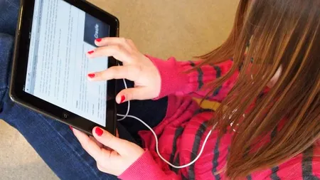 Ce se întâmplă când generația Facebook dă „check-in