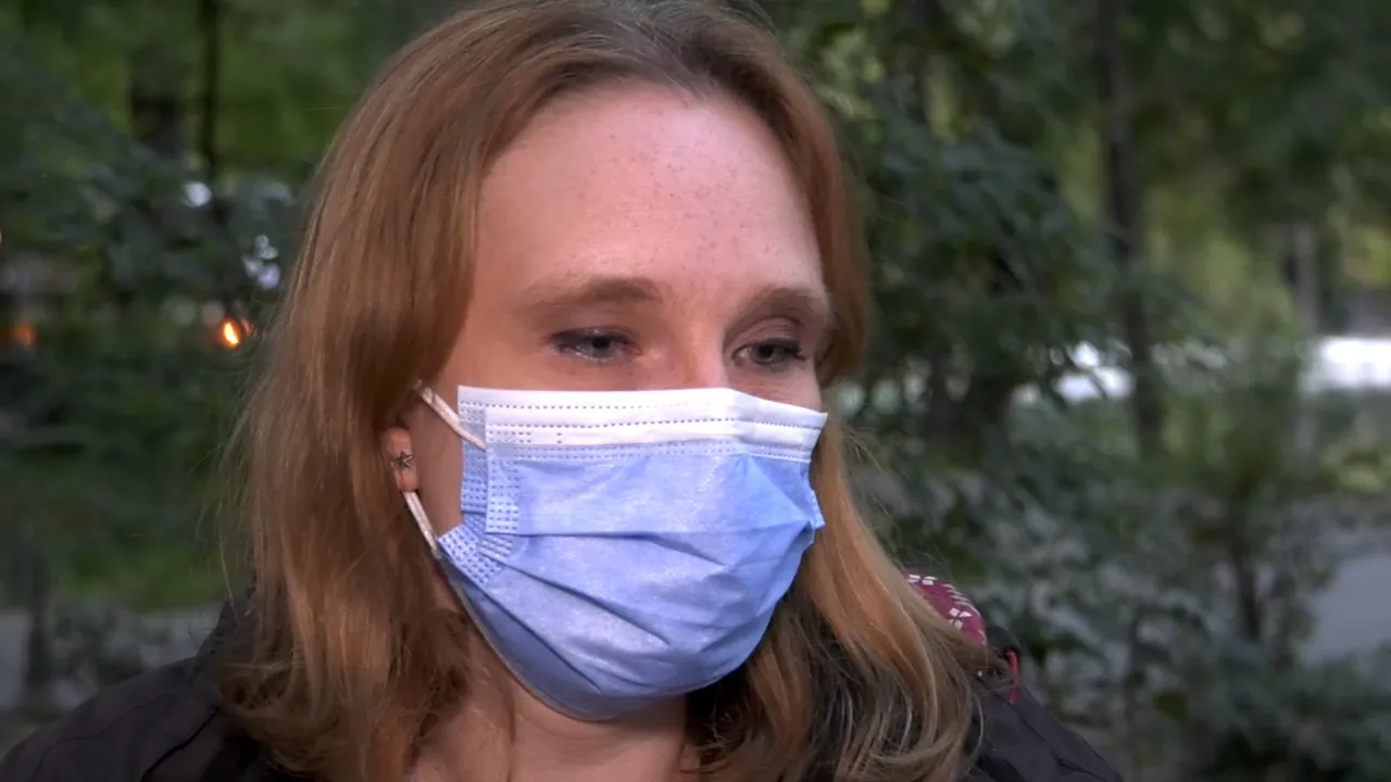 5 ani de la Colectiv. Amintirile dureroase ale unei supraviețuitoare: ”În noaptea aceea a murit ceva din fiecare. Odată cu pielea noastră lipsă s-a dus și partea candidă pe care o aveam în noi” (EXCLUSIV)