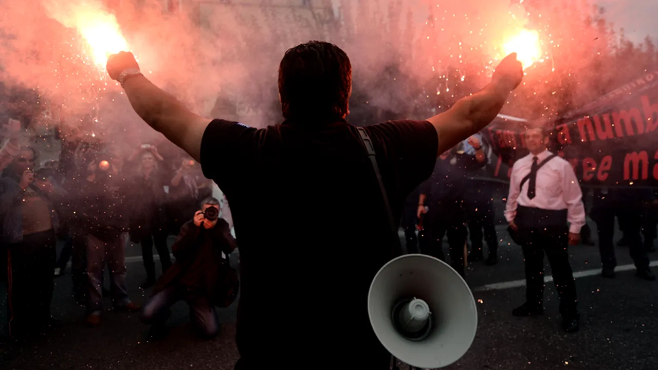 GREVĂ GENERALĂ de 48 de ore în GRECIA. 