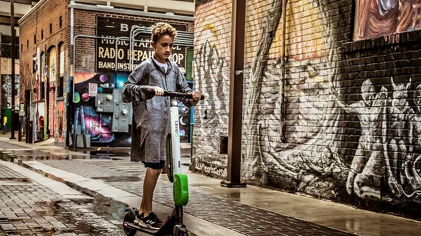 Franța INTERZICE trotinetele electrice copiilor sub 14 ani / Marile orașe în care aceste mijloace de transport nu sunt permise
