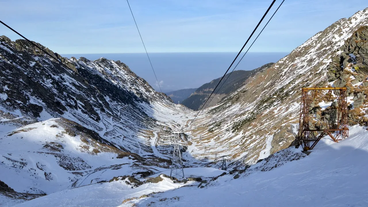 Ce s-a întâmplat cu 70 de turiști după ce telecabina de la Bâlea s-a defectat